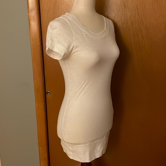 American Eagle white short sleeves T-shirt..Size S, embroidered flowers / eagle - Picture 4 of 17